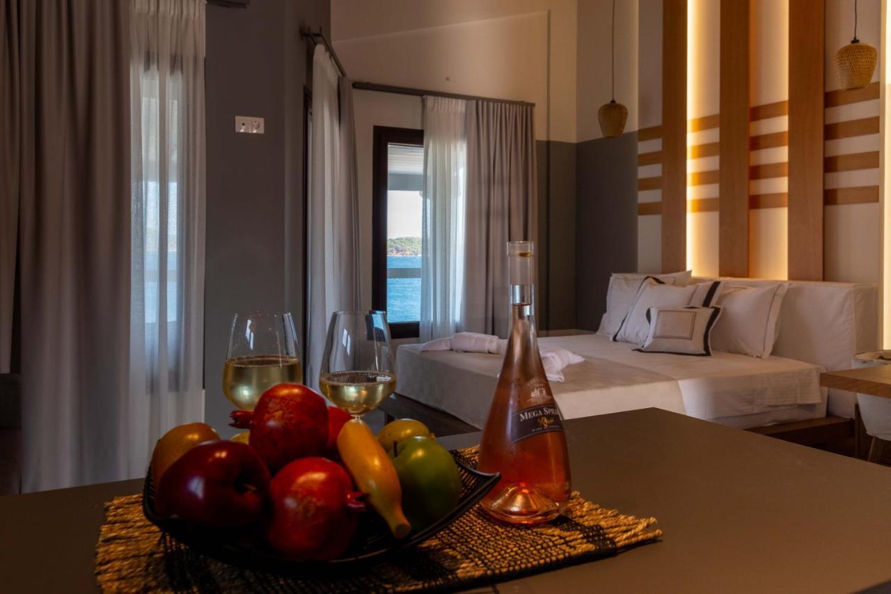 Trizonia Bay Hotel Luaran gambar