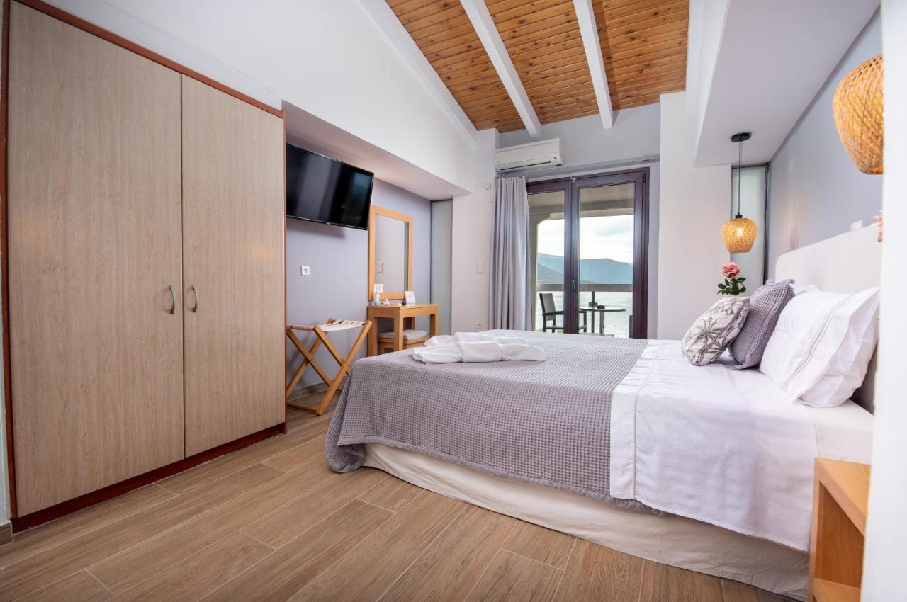 Trizonia Bay Hotel Luaran gambar