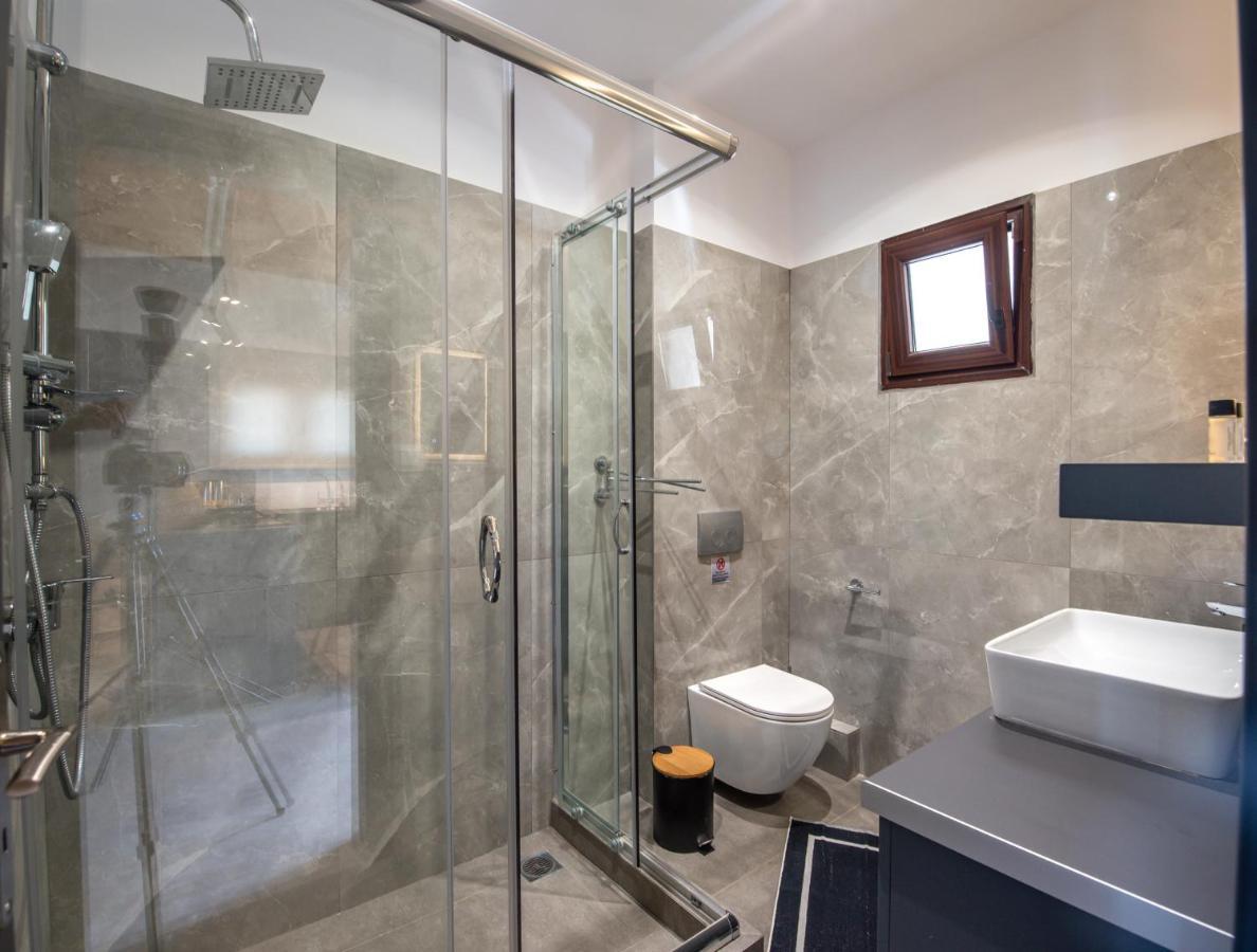 Trizonia Bay Hotel Luaran gambar