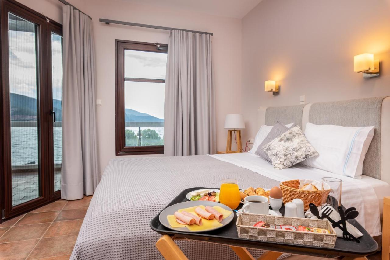 Trizonia Bay Hotel Luaran gambar