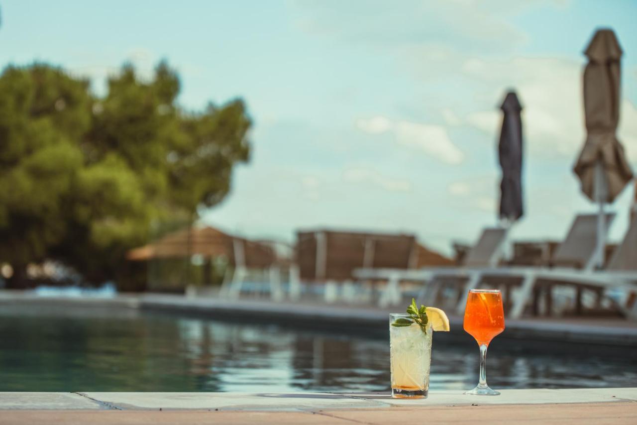 Trizonia Bay Hotel Luaran gambar