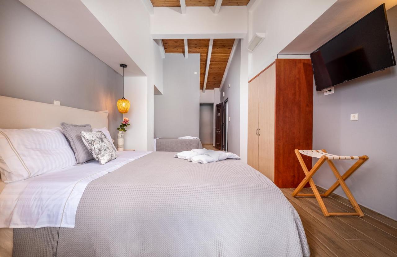 Trizonia Bay Hotel Luaran gambar