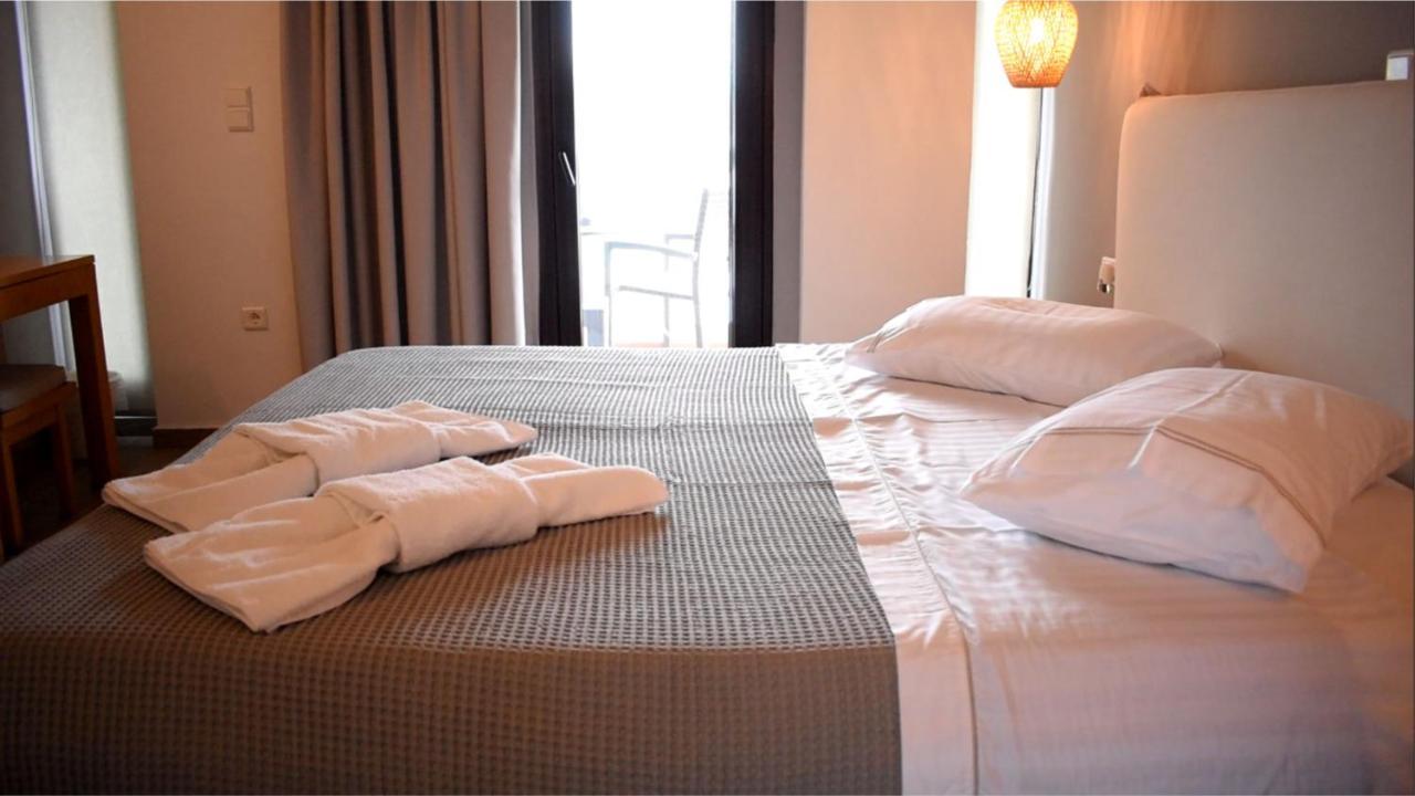 Trizonia Bay Hotel Luaran gambar